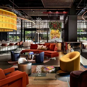 Hotel W, Toronto
